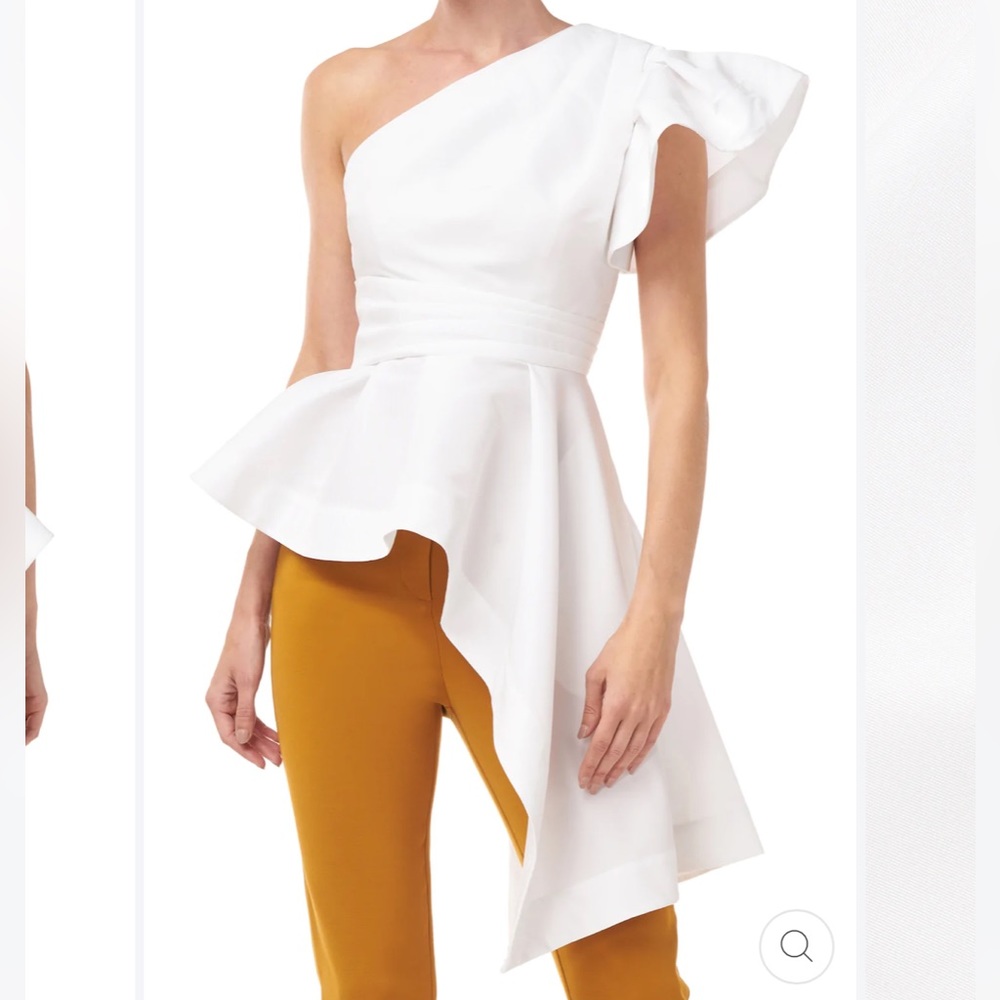 Amur white top brand new